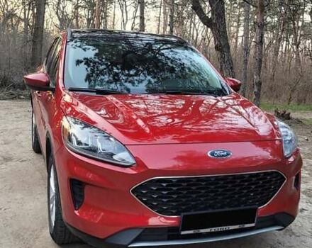 Червоний Форд Ескейп, об'ємом двигуна 1.5 л та пробігом 33 тис. км за 18000 $, фото 2 на Automoto.ua