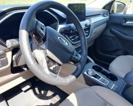 Красный Форд Эскейп, объемом двигателя 2 л и пробегом 93 тыс. км за 15700 $, фото 6 на Automoto.ua