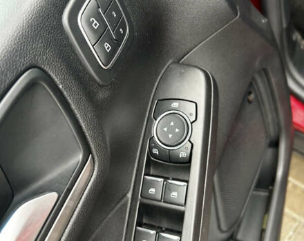 Красный Форд Эскейп, объемом двигателя 2 л и пробегом 80 тыс. км за 21500 $, фото 4 на Automoto.ua