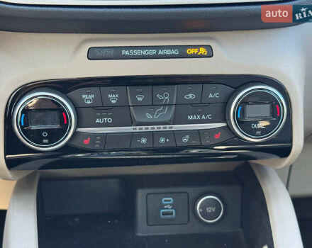 Червоний Форд Ескейп, об'ємом двигуна 1.5 л та пробігом 138 тис. км за 15200 $, фото 3 на Automoto.ua