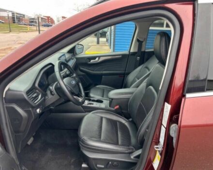 Красный Форд Эскейп, объемом двигателя 2 л и пробегом 18 тыс. км за 13200 $, фото 6 на Automoto.ua