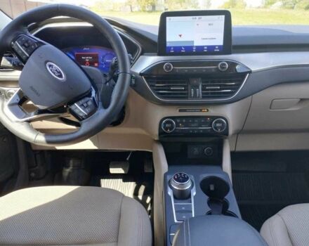 Красный Форд Эскейп, объемом двигателя 2 л и пробегом 93 тыс. км за 15700 $, фото 7 на Automoto.ua