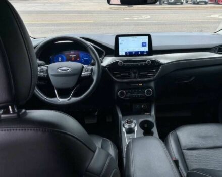 Красный Форд Эскейп, объемом двигателя 2 л и пробегом 18 тыс. км за 13200 $, фото 5 на Automoto.ua