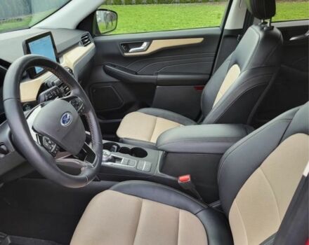 Красный Форд Эскейп, объемом двигателя 2 л и пробегом 58 тыс. км за 11600 $, фото 6 на Automoto.ua