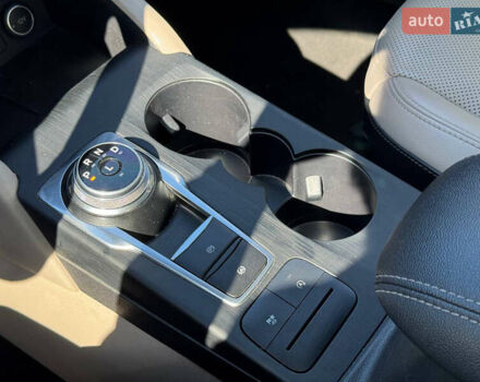 Червоний Форд Ескейп, об'ємом двигуна 1.5 л та пробігом 138 тис. км за 15200 $, фото 4 на Automoto.ua