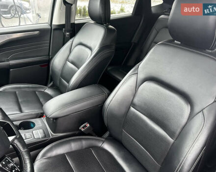 Красный Форд Эскейп, объемом двигателя 2 л и пробегом 80 тыс. км за 21500 $, фото 6 на Automoto.ua