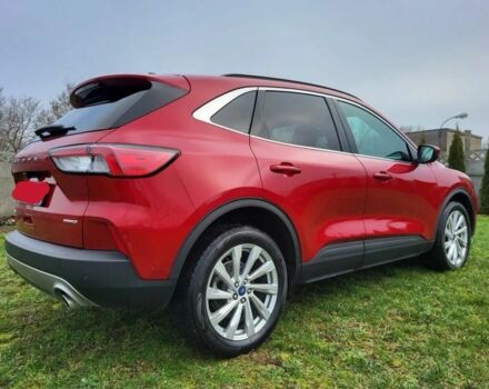 Красный Форд Эскейп, объемом двигателя 2 л и пробегом 58 тыс. км за 11600 $, фото 1 на Automoto.ua