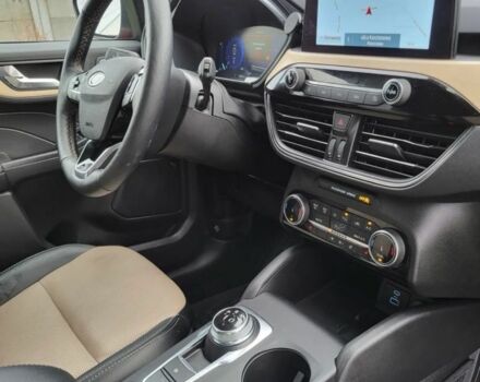 Красный Форд Эскейп, объемом двигателя 2 л и пробегом 58 тыс. км за 11600 $, фото 5 на Automoto.ua