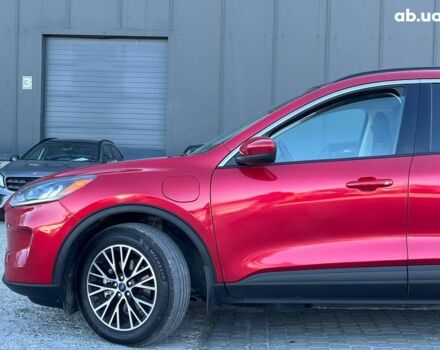 Красный Форд Эскейп, объемом двигателя 2.5 л и пробегом 68 тыс. км за 24590 $, фото 2 на Automoto.ua
