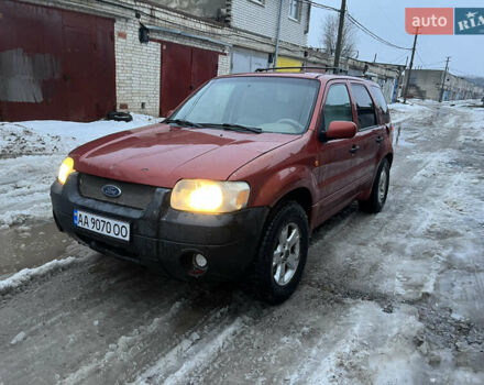 Красный Форд Эскейп, объемом двигателя 3 л и пробегом 235 тыс. км за 4400 $, фото 1 на Automoto.ua