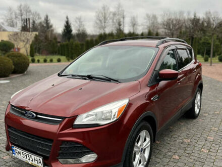 Красный Форд Эскейп, объемом двигателя 2 л и пробегом 206 тыс. км за 9500 $, фото 1 на Automoto.ua