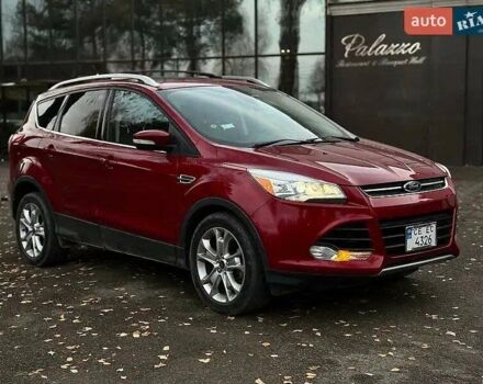 Красный Форд Эскейп, объемом двигателя 2 л и пробегом 127 тыс. км за 13200 $, фото 1 на Automoto.ua