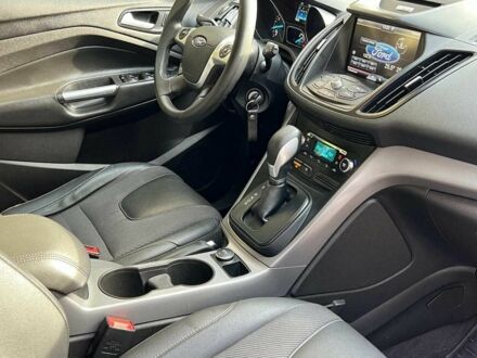 Форд Ескейп 2015 у Дрогобичі на Automoto.ua Червоний Форд Ескейп, об'ємом двигуна 1.6 л та пробігом 137 тис. км за 12000 $, фото 1 на Automoto.ua