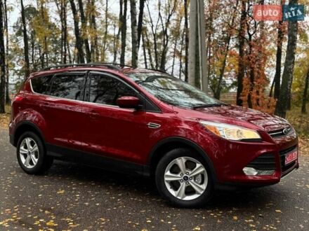 Форд Эскейп 2015 в Ахтырке на Automoto.ua Красный Форд Эскейп, объемом двигателя 2 л и пробегом 178 тыс. км за 11998 $, фото 1 на Automoto.ua
