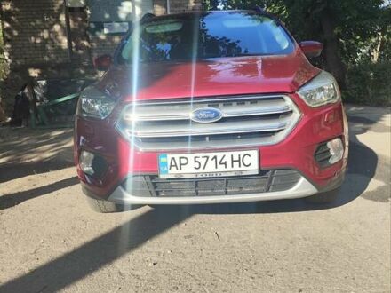 Красный Форд Эскейп, объемом двигателя 2 л и пробегом 118 тыс. км за 13000 $, фото 1 на Automoto.ua