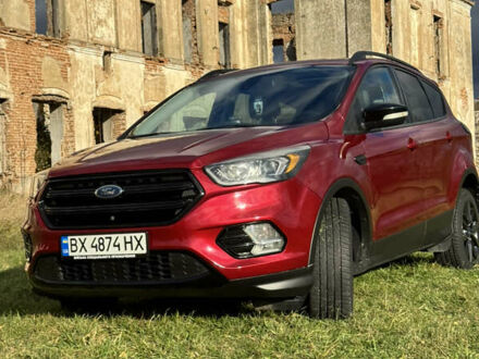 Форд Ескейп 2016 у Нетешине на Automoto.ua Червоний Форд Ескейп, об'ємом двигуна 2 л та пробігом 111 тис. км за 14700 $, фото 1 на Automoto.ua