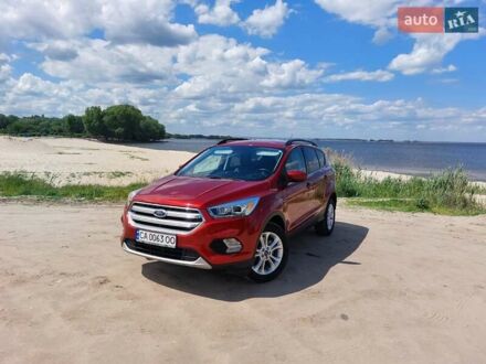 Форд Ескейп 2017 у Черкасах на Automoto.ua Червоний Форд Ескейп, об'ємом двигуна 1.5 л та пробігом 98 тис. км за 12499 $, фото 1 на Automoto.ua