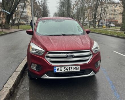 Красный Форд Эскейп, объемом двигателя 2 л и пробегом 180 тыс. км за 14000 $, фото 1 на Automoto.ua