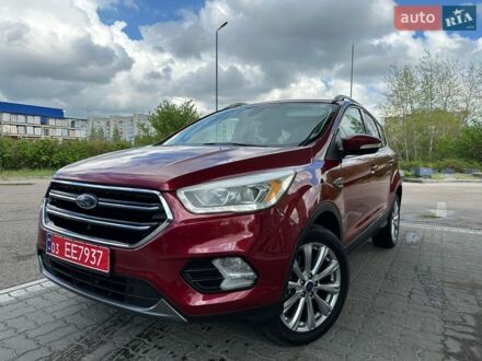 Красный Форд Эскейп, объемом двигателя 2 л и пробегом 68 тыс. км за 13850 $, фото 1 на Automoto.ua