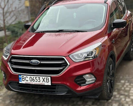 Красный Форд Эскейп, объемом двигателя 1.5 л и пробегом 235 тыс. км за 11500 $, фото 1 на Automoto.ua