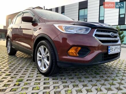 Форд Ескейп 2018 у Хмельницькому на Automoto.ua Червоний Форд Ескейп, об'ємом двигуна 2.5 л та пробігом 82 тис. км за 13499 $, фото 1 на Automoto.ua