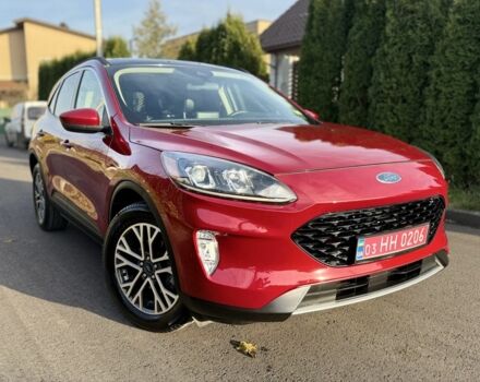 Красный Форд Эскейп, объемом двигателя 2 л и пробегом 153 тыс. км за 16990 $, фото 1 на Automoto.ua