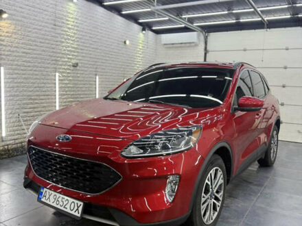 Красный Форд Эскейп, объемом двигателя 1.5 л и пробегом 35 тыс. км за 19300 $, фото 1 на Automoto.ua