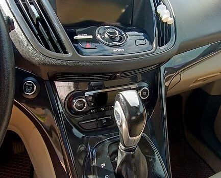 Форд Ескейп, об'ємом двигуна 2 л та пробігом 180 тис. км за 13500 $, фото 2 на Automoto.ua