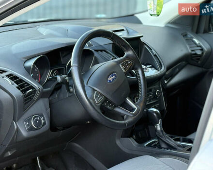 Форд Эскейп, объемом двигателя 2 л и пробегом 144 тыс. км за 13900 $, фото 17 на Automoto.ua