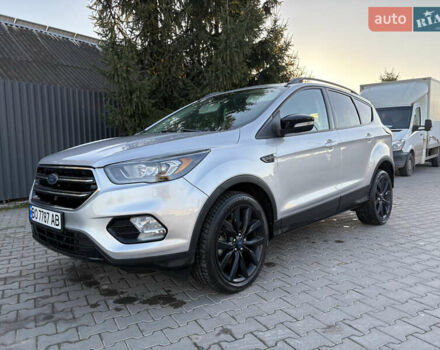 Форд Эскейп, объемом двигателя 2 л и пробегом 144 тыс. км за 13900 $, фото 3 на Automoto.ua