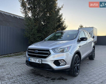 Форд Эскейп, объемом двигателя 2 л и пробегом 144 тыс. км за 13900 $, фото 2 на Automoto.ua