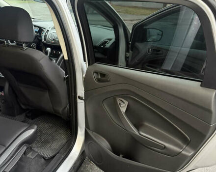 Форд Эскейп, объемом двигателя 2.5 л и пробегом 219 тыс. км за 12500 $, фото 9 на Automoto.ua