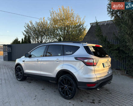 Форд Эскейп, объемом двигателя 2 л и пробегом 144 тыс. км за 13900 $, фото 5 на Automoto.ua