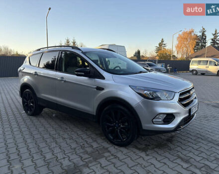 Форд Эскейп, объемом двигателя 2 л и пробегом 144 тыс. км за 13900 $, фото 9 на Automoto.ua