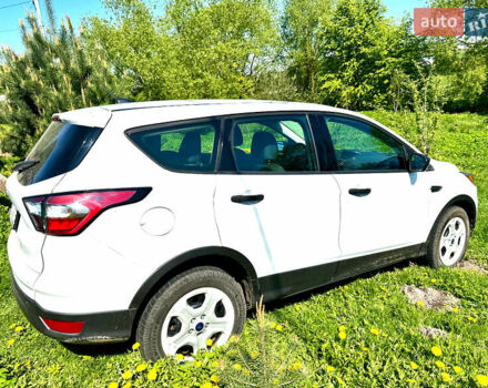 Форд Эскейп, объемом двигателя 2.5 л и пробегом 198 тыс. км за 13950 $, фото 2 на Automoto.ua