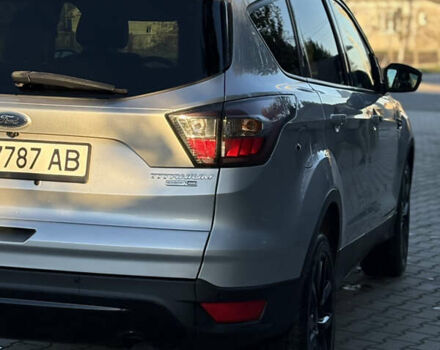 Форд Эскейп, объемом двигателя 2 л и пробегом 144 тыс. км за 13900 $, фото 6 на Automoto.ua