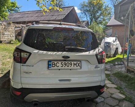 Форд Эскейп, объемом двигателя 2 л и пробегом 129 тыс. км за 13200 $, фото 5 на Automoto.ua