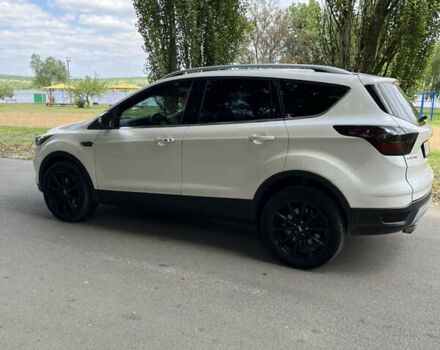 Форд Эскейп, объемом двигателя 2 л и пробегом 124 тыс. км за 14300 $, фото 4 на Automoto.ua