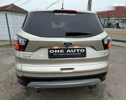 Форд Эскейп, объемом двигателя 2 л и пробегом 128 тыс. км за 15990 $, фото 4 на Automoto.ua