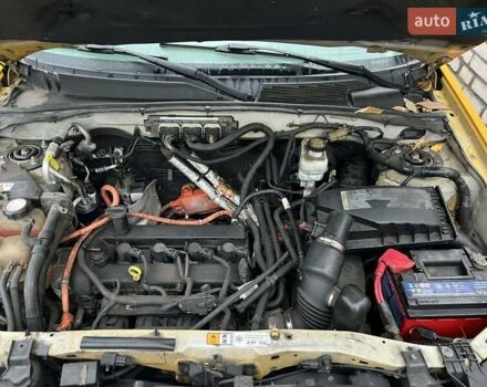 Желтый Форд Эскейп, объемом двигателя 2.5 л и пробегом 226 тыс. км за 4999 $, фото 10 на Automoto.ua