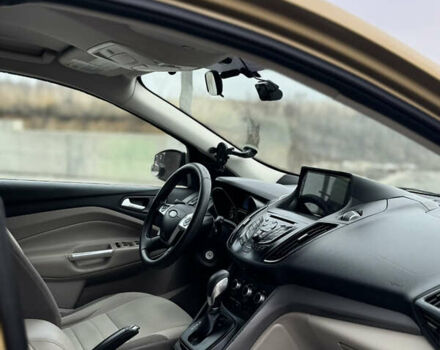 Жовтий Форд Ескейп, об'ємом двигуна 1.6 л та пробігом 272 тис. км за 9800 $, фото 9 на Automoto.ua