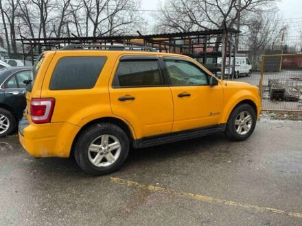 Желтый Форд Эскейп, объемом двигателя 2.5 л и пробегом 300 тыс. км за 3000 $, фото 1 на Automoto.ua
