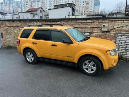 Желтый Форд Эскейп, объемом двигателя 2.5 л и пробегом 226 тыс. км за 4999 $, фото 1 на Automoto.ua