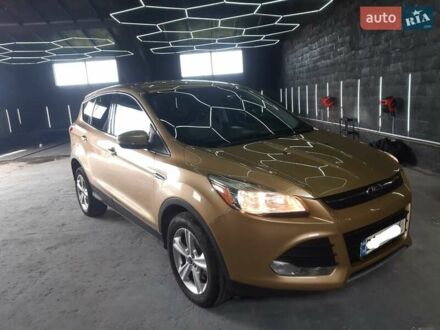 Форд Эскейп 2015 в Львове на Automoto.ua Желтый Форд Эскейп, объемом двигателя 1.6 л и пробегом 267 тыс. км за 9500 $, фото 1 на Automoto.ua