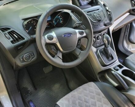Серый Форд Эскейп, объемом двигателя 1.6 л и пробегом 259 тыс. км за 8900 $, фото 4 на Automoto.ua