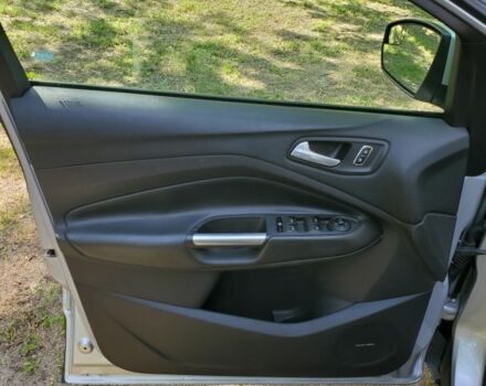 Серый Форд Эскейп, объемом двигателя 1.6 л и пробегом 259 тыс. км за 8900 $, фото 10 на Automoto.ua