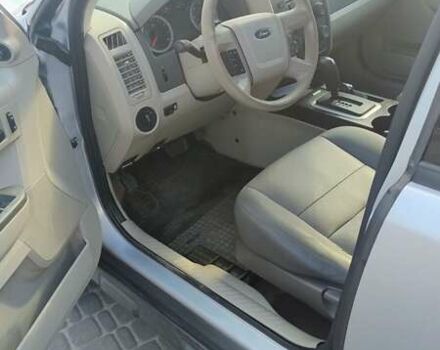 Серый Форд Эскейп, объемом двигателя 2.5 л и пробегом 338 тыс. км за 8500 $, фото 2 на Automoto.ua