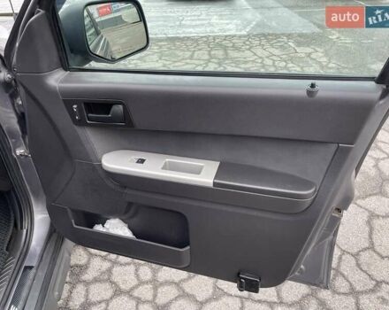 Серый Форд Эскейп, объемом двигателя 2.97 л и пробегом 154 тыс. км за 9000 $, фото 24 на Automoto.ua