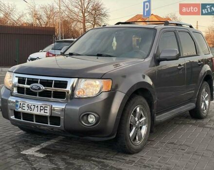 Серый Форд Эскейп, объемом двигателя 3 л и пробегом 208 тыс. км за 8700 $, фото 7 на Automoto.ua