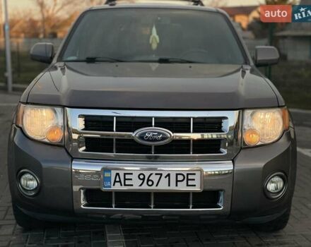 Серый Форд Эскейп, объемом двигателя 3 л и пробегом 208 тыс. км за 8700 $, фото 1 на Automoto.ua